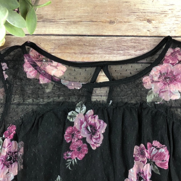 Boho Floral Top Size S Black Bell Sleeve - Picture 4 of 8